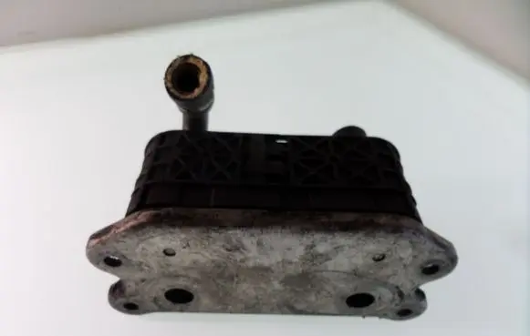 Volvo V70 Oil filter mounting bracket 73996 038115389B