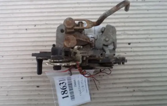 Opel Frontera A Rear door lock