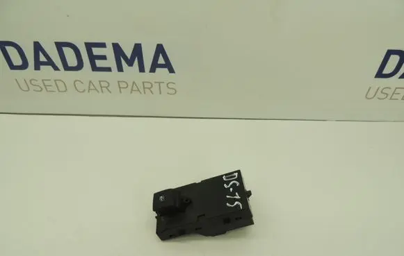 Opel Insignia A Electric window control switch 13301886 DS15