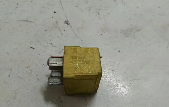 Mercedes-Benz C W203 Other relay A0025421419