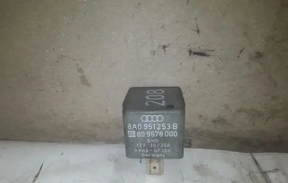 Audi A4 S4 B5 8D Other relay 8A0951253B 899578000