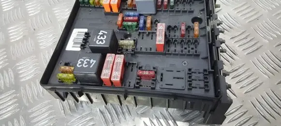 Audi A3 S3 8P Fuse module 1K0937124H