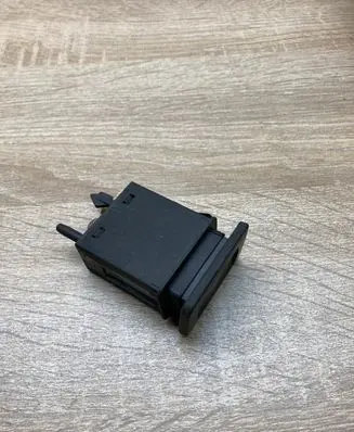 Volkswagen Golf IV Windscreen/window heater switch 1J0959621C