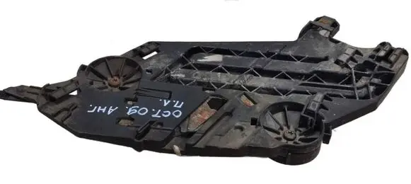 Skoda Octavia Mk2 (1Z) Headlight/headlamp mounting bracket 17035201 1Z0941613
