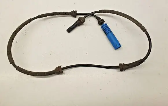 BMW X3 E83 ABS brake wheel speed sensor 0265007621 nr9070
