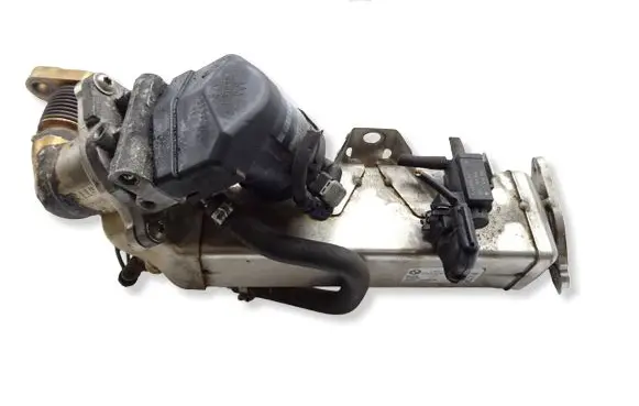 BMW 1 F20 F21 EGR valve cooler 7810751 866886