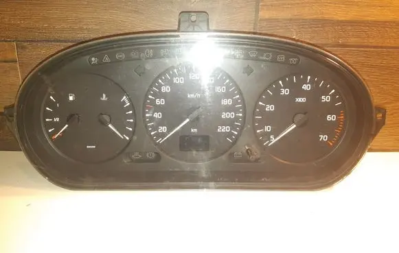 Renault Scenic I Speedometer (instrument cluster) 215781612
