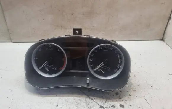 Speedometer (instrument cluster)