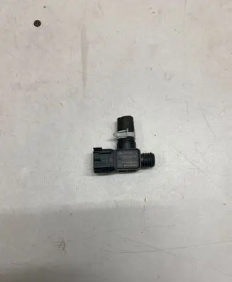 Tesla Model S Valve vacuum 0265005324 121102T022545A