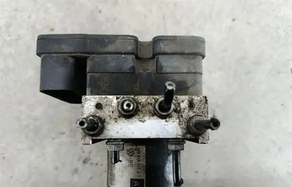 Volkswagen Jetta V ABS Pump 1K0614117J