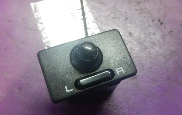 Nissan Maxima Wing mirror switch