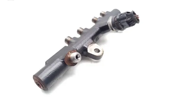 Renault Captur Fuel main line pipe 175215346R 8201157327