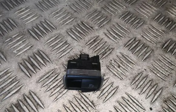 Mercedes-Benz C W204 Tailgate/boot open switch button 2129059200 A2129059200