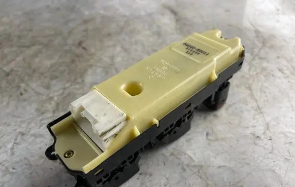 Toyota Land Cruiser (J120) Electric window control switch 8404060011 515208 514569