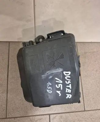 Dacia Duster Fuse box cover 243809584R
