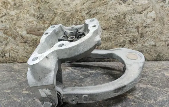 Cadillac SRX Front lower control arm/wishbone 25700258 001008