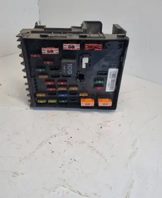 Volkswagen PASSAT B6 Fuse module 3C0937125 63592777