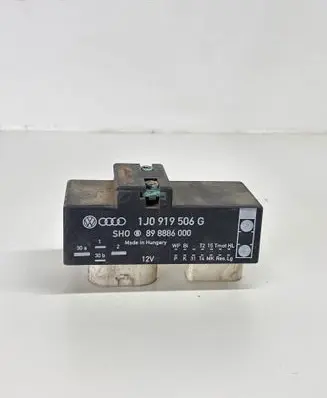 Volkswagen Golf IV Coolant fan relay 1J0919506G 898886000