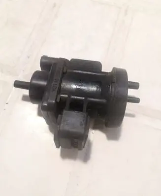 Mercedes-Benz C W202 Turbo solenoid valve 4715396 A0005450427