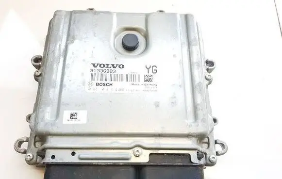 Volvo XC70 Engine control unit/module 31336983 0281018414