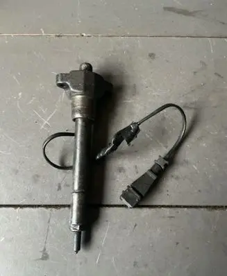 Fuel injector