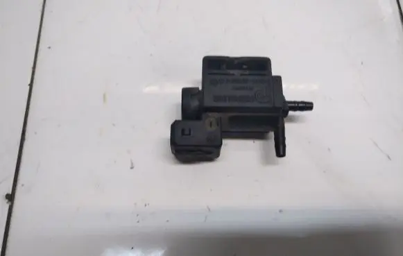 Volvo V70 Turbo solenoid valve 8699233 07T068