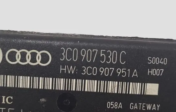 Volkswagen PASSAT B6 Gateway control module 3C0907530C 3C0907951