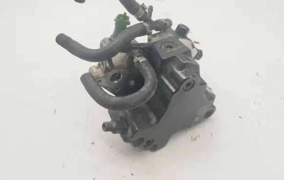 Volvo XC60 Fuel injection high pressure pump 30756125 0445010111