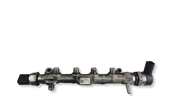 Volkswagen PASSAT B7 Fuel main line pipe 057130764AB 30475803 0281006075