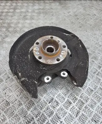 BMW 6 F12 F13 Rear wheel hub 6852894