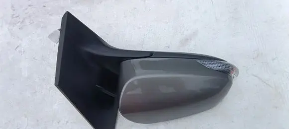 Toyota Auris E180 Front door electric wing mirror 026983