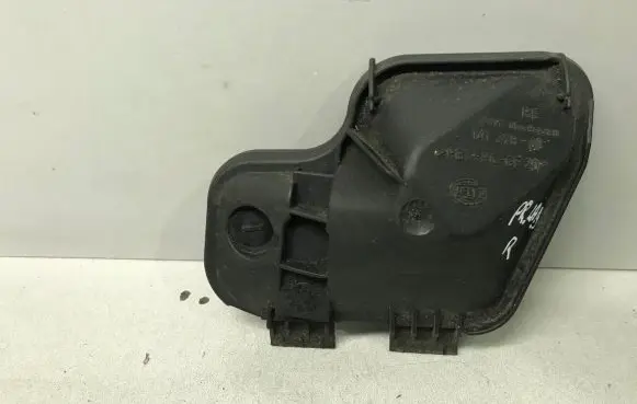 Audi A6 S6 C4 4A Headlight/headlamp dust cover 14137600