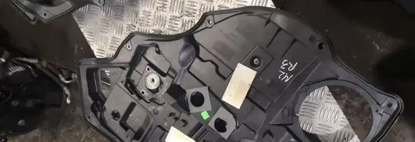 Mazda 2 Rear window lifting mechanism without motor 3m71a045h22a