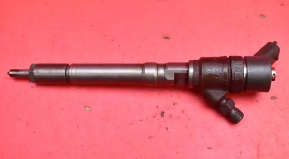 KIA Carens I Fuel injector 3380027010