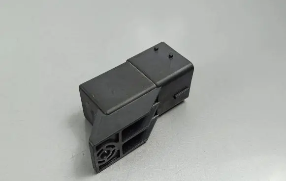 Peugeot 5008 II Glow plug pre-heat relay 9803299780