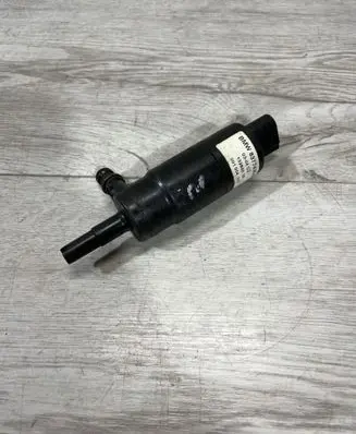 BMW 3 E90 E91 Headlight washer pump 8377430 001004 13264010