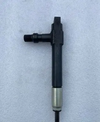 Mazda 323 Fuel injector 7390