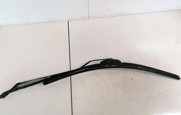 Peugeot 406 Front wiper blade arm
