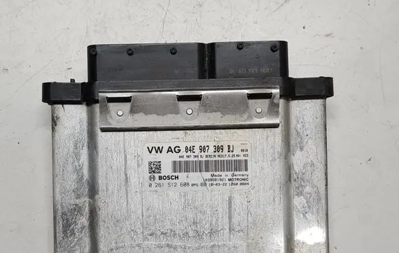 Seat Leon (5F) Engine control unit/module 04E907309BJ 0261S12608