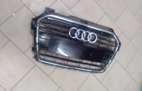 Audi A1 Front bumper upper radiator grill 8XA853651B