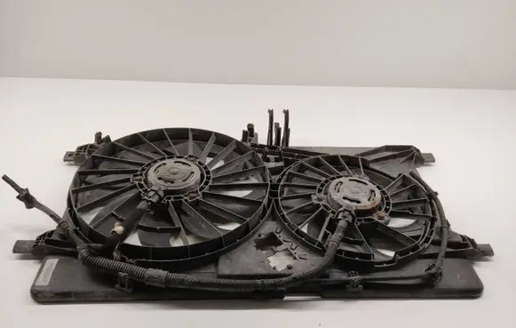 Nissan NV400 Radiator cooling fan shroud 214815872R 5020592 8240590