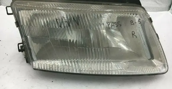 Volkswagen PASSAT B5 Headlight/headlamp