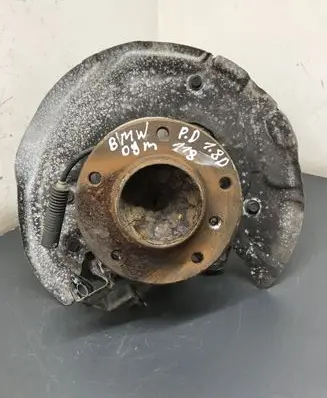 BMW 1 E81 E87 Front wheel hub