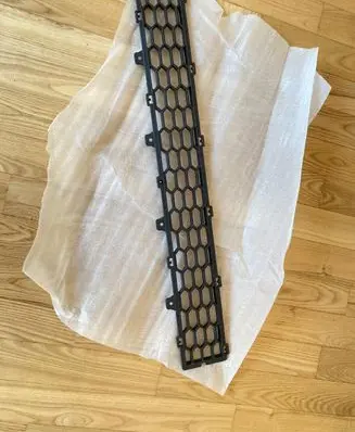 Chevrolet Captiva Front bumper lower grill 96623441