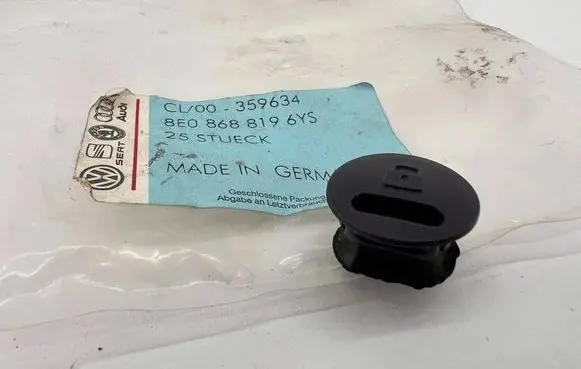 Audi A8 S8 D3 4E Front door card panel trim 8E0868819 0359634