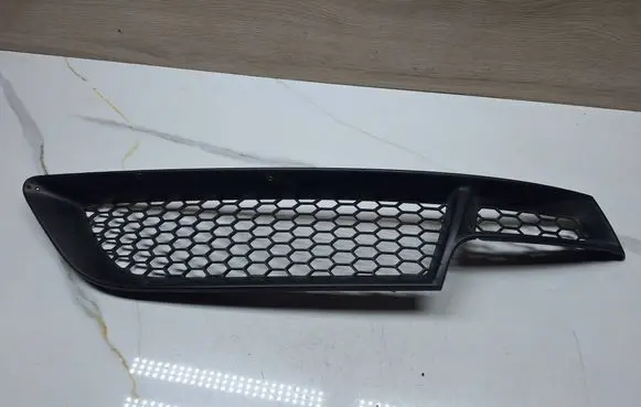 Alfa Romeo GT Front bumper lower grill LS380120 ST3931
