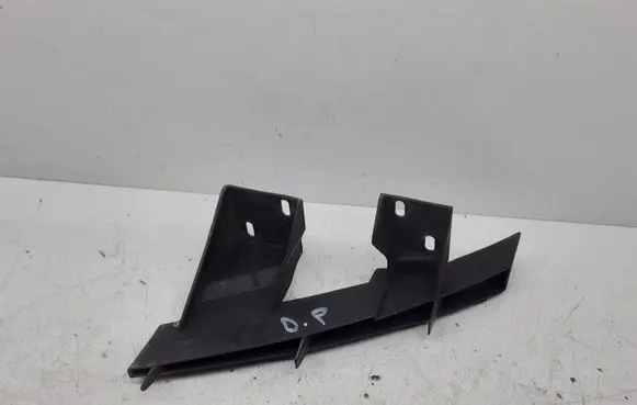 Audi Q7 4L Front bumper mounting bracket 4L0807334