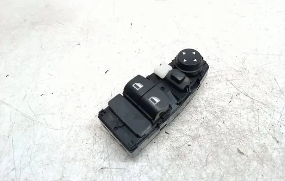 BMW 1 F20 F21 Electric window control switch 9226265