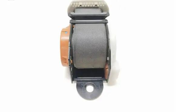 Middle seatbelt (rear)