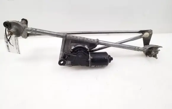 Chrysler PT Cruiser Front wiper linkage and motor 